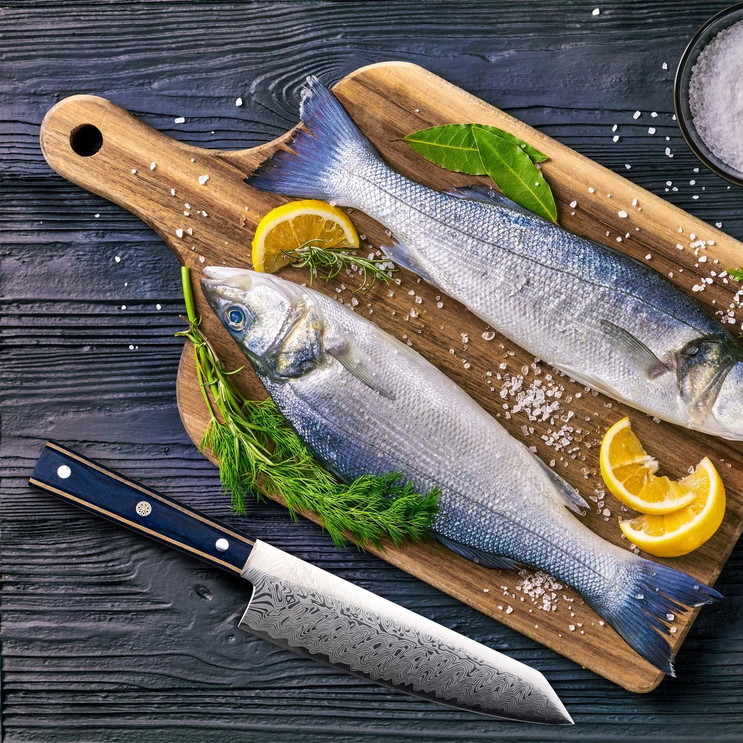 Damascus Pattern Santoku Knife for Cutting Meat and Vegetables 20cm