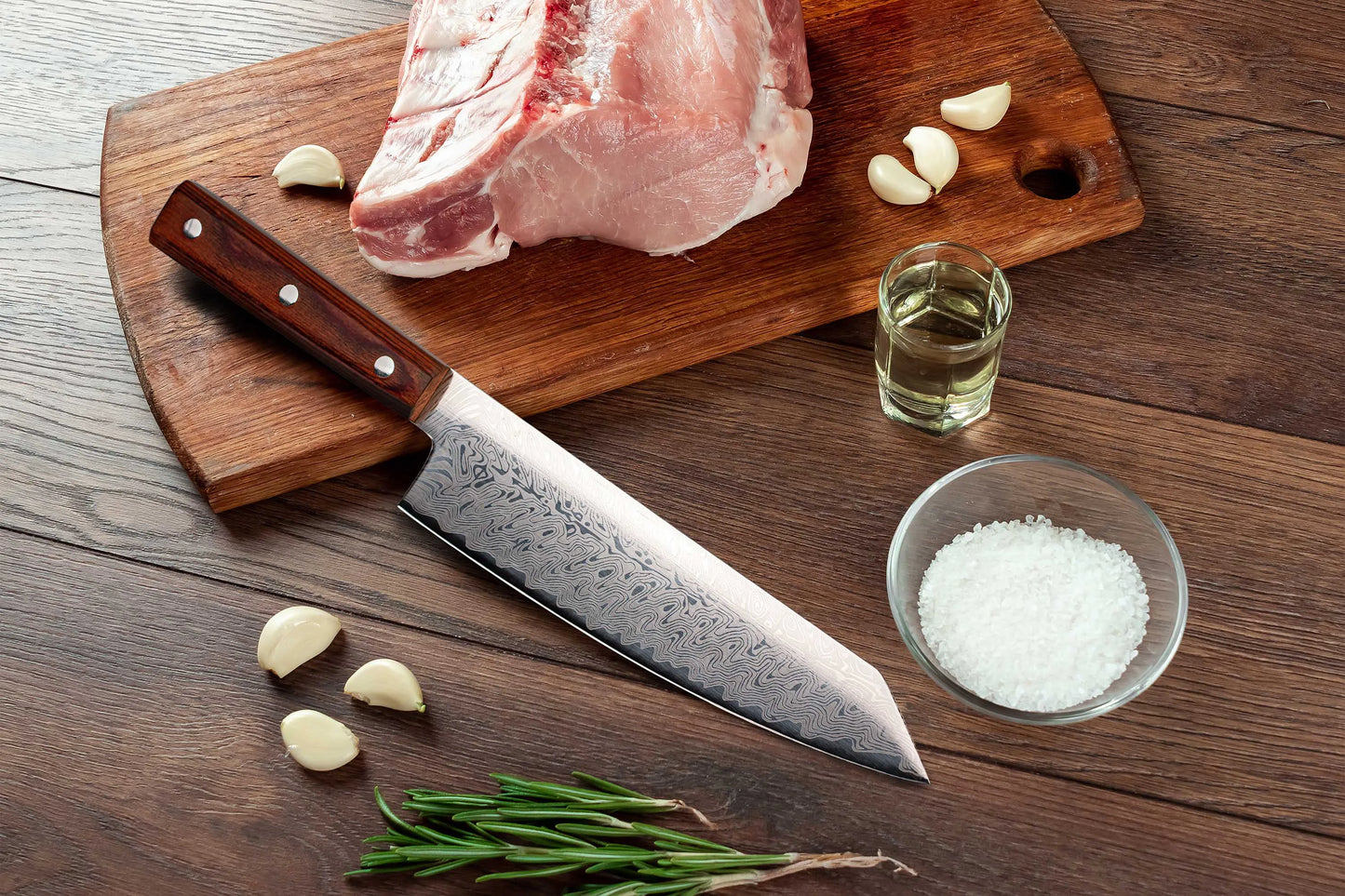 Damascus Pattern Santoku Knife for Cutting Meat and Vegetables 20cm